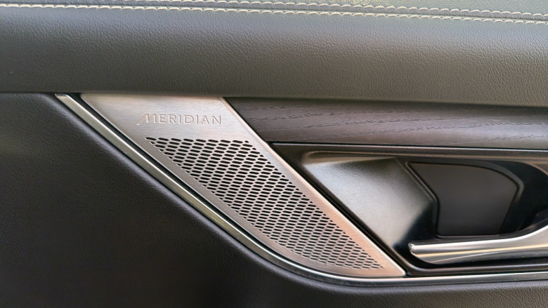 Jaguar F-Pace 2.0 D200 R-Dynamic HSE 5dr Auto AWD Diesel Estate